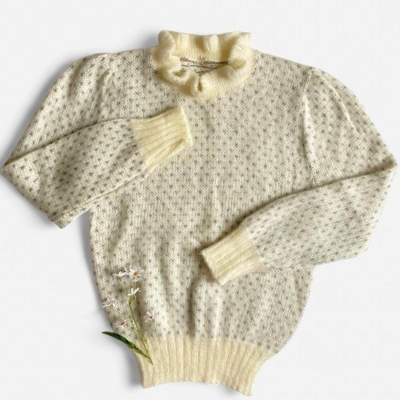 Vintage Sweaters - Vintage ivory & gray fuzzy ruffle neck sweater